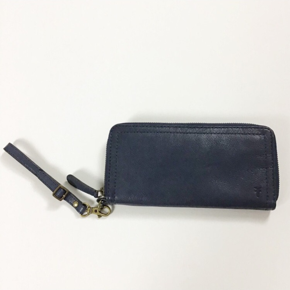 NEW NWT Frye Lily zip wallet navy blue leather